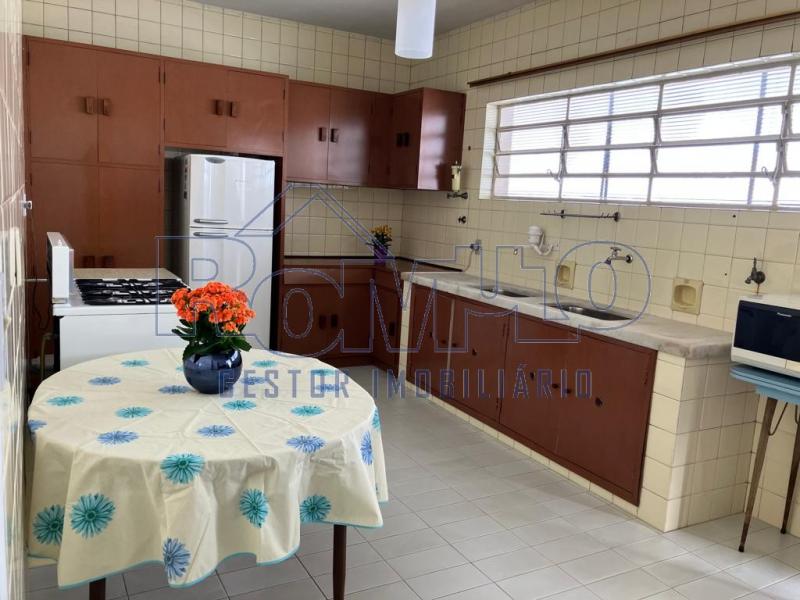 CASA TÉRREA ISOLADA-420m²- A 150 m DO METRÔ