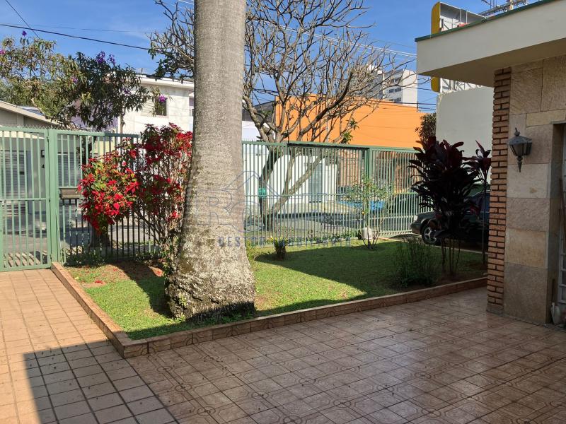 CASA TÉRREA ISOLADA-420m²- A 150 m DO METRÔ