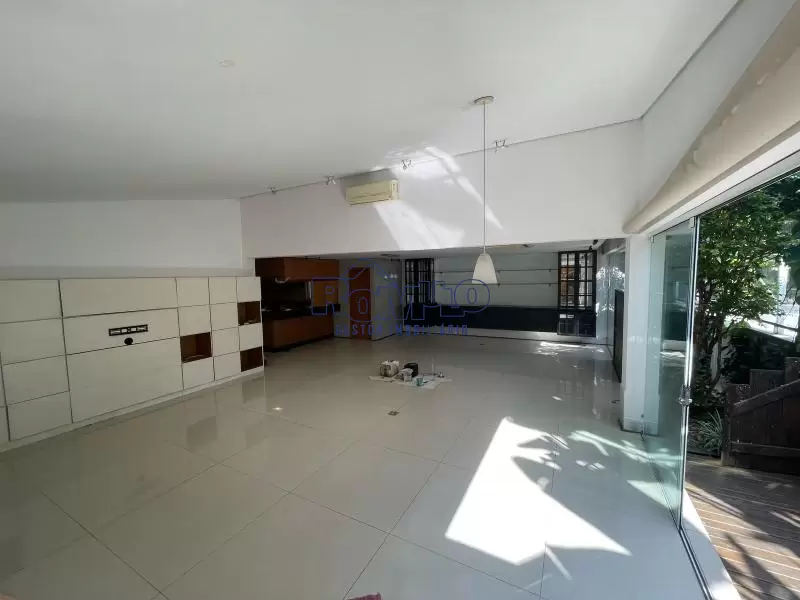 Casa Terrea 3 Suítes+2 Dormitórios