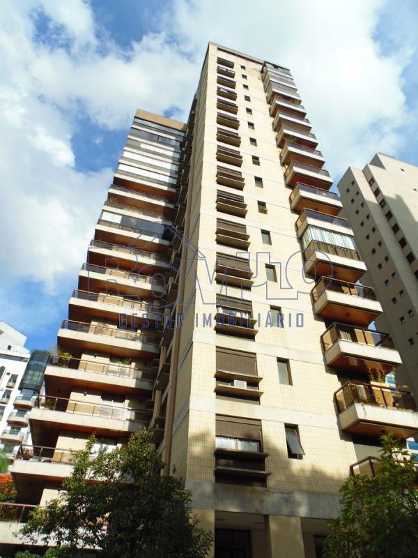 Apto 3 suítes, 3 vagas, 212 m² - Moema