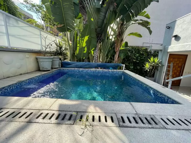 Casa Terrea 3 Suítes+2 Dormitórios