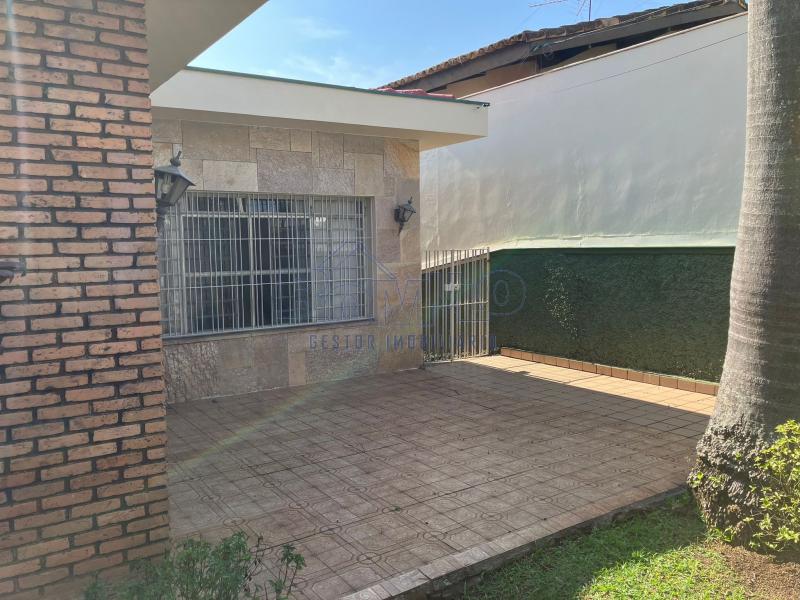 CASA TÉRREA ISOLADA-420m²- A 150 m DO METRÔ