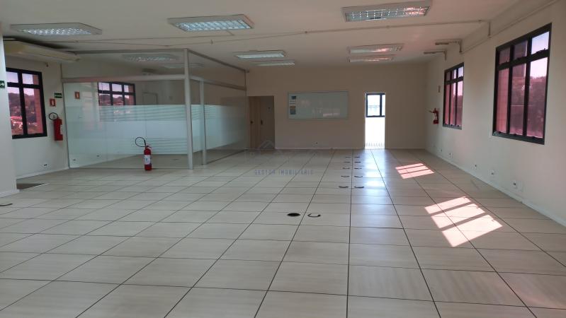 Prédio Comercial de 2 andares + térreo/18 vagas 