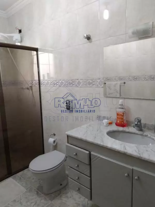 Sobrado 253m² - 3 dorm. PQ Monte Alegre