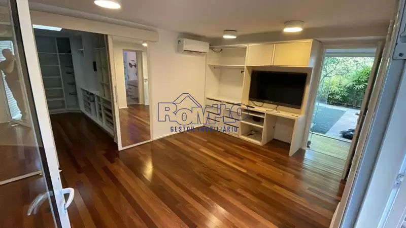 Casa Terrea 3 Suítes+2 Dormitórios